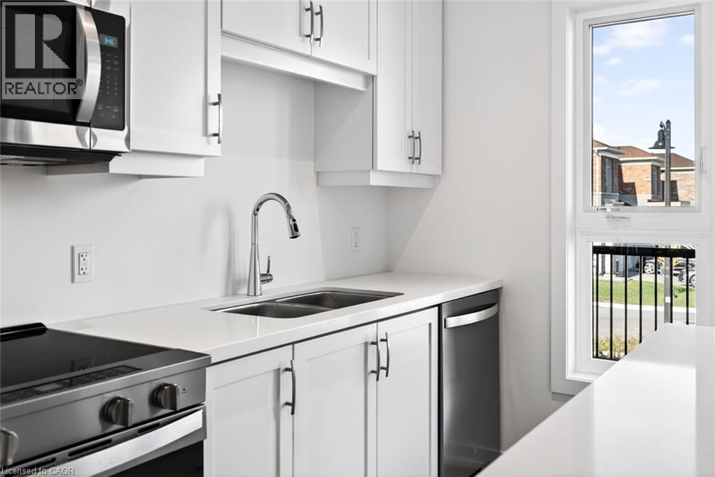 70 Kenesky Drive Unit# 33, Waterdown, Ontario  L0R 2H7 - Photo 15 - 40779597