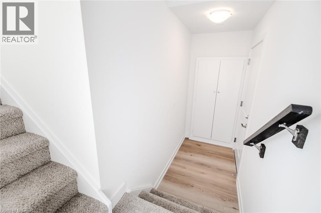 70 Kenesky Drive Unit# 33, Waterdown, Ontario  L0R 2H7 - Photo 37 - 40779597