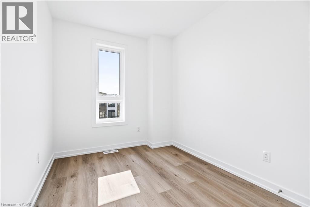 70 Kenesky Drive Unit# 33, Waterdown, Ontario  L0R 2H7 - Photo 35 - 40779597