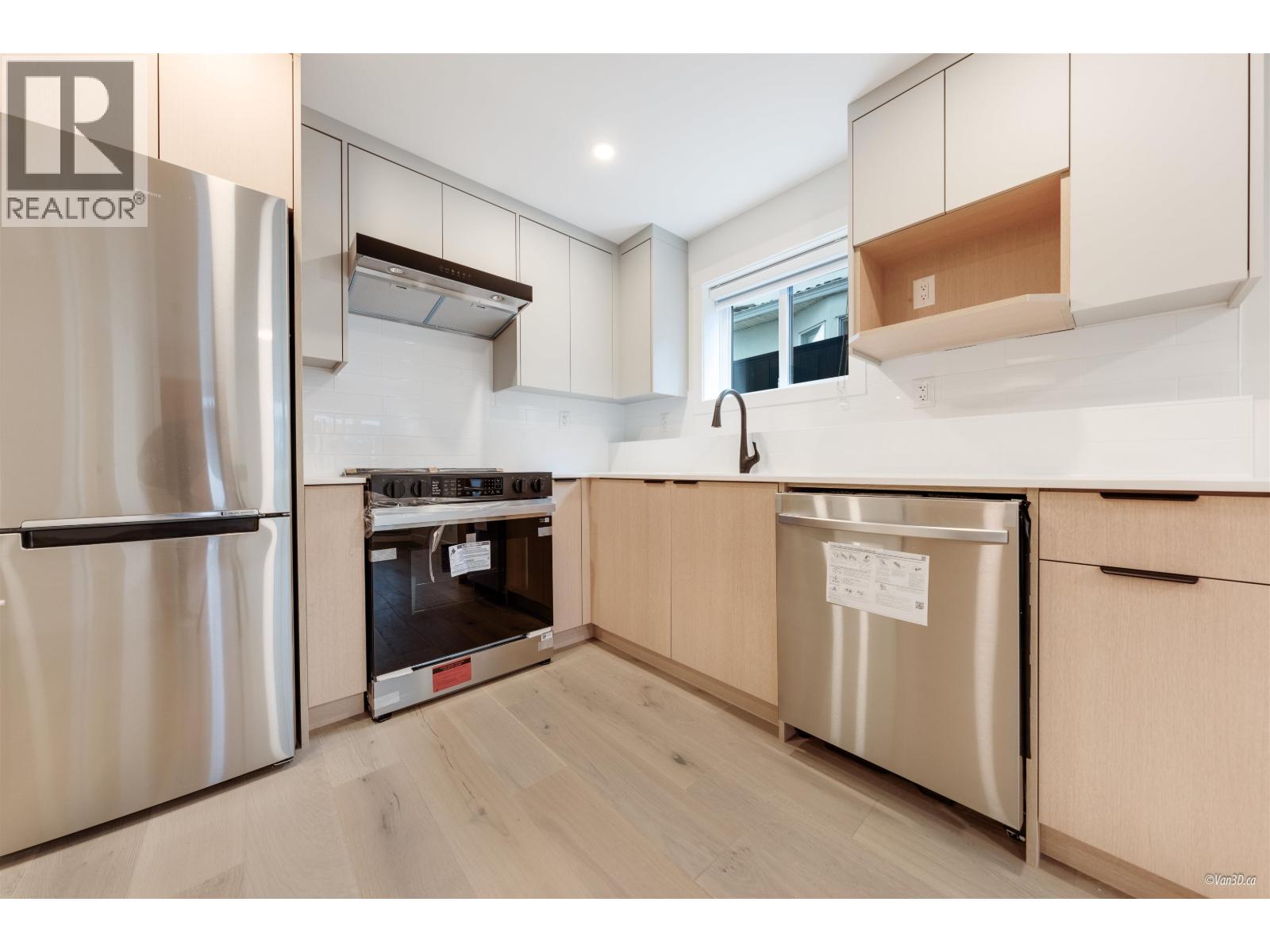 101 5092 Slocan Street, Vancouver, British Columbia  V5R 2A5 - Photo 1 - R3059418