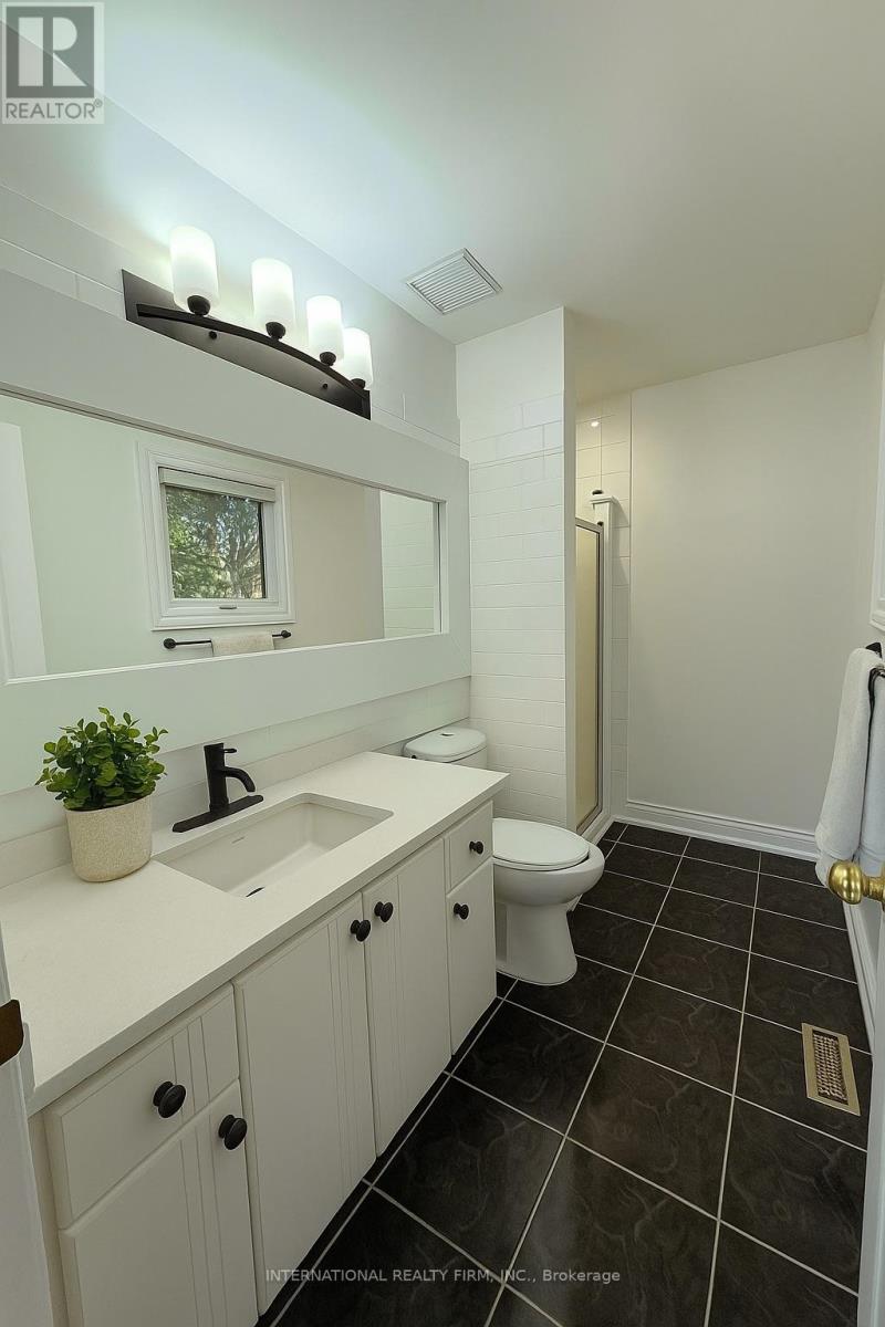 276 Sheridan Court, Newmarket, Ontario  L3Y 8P9 - Photo 12 - N12349437