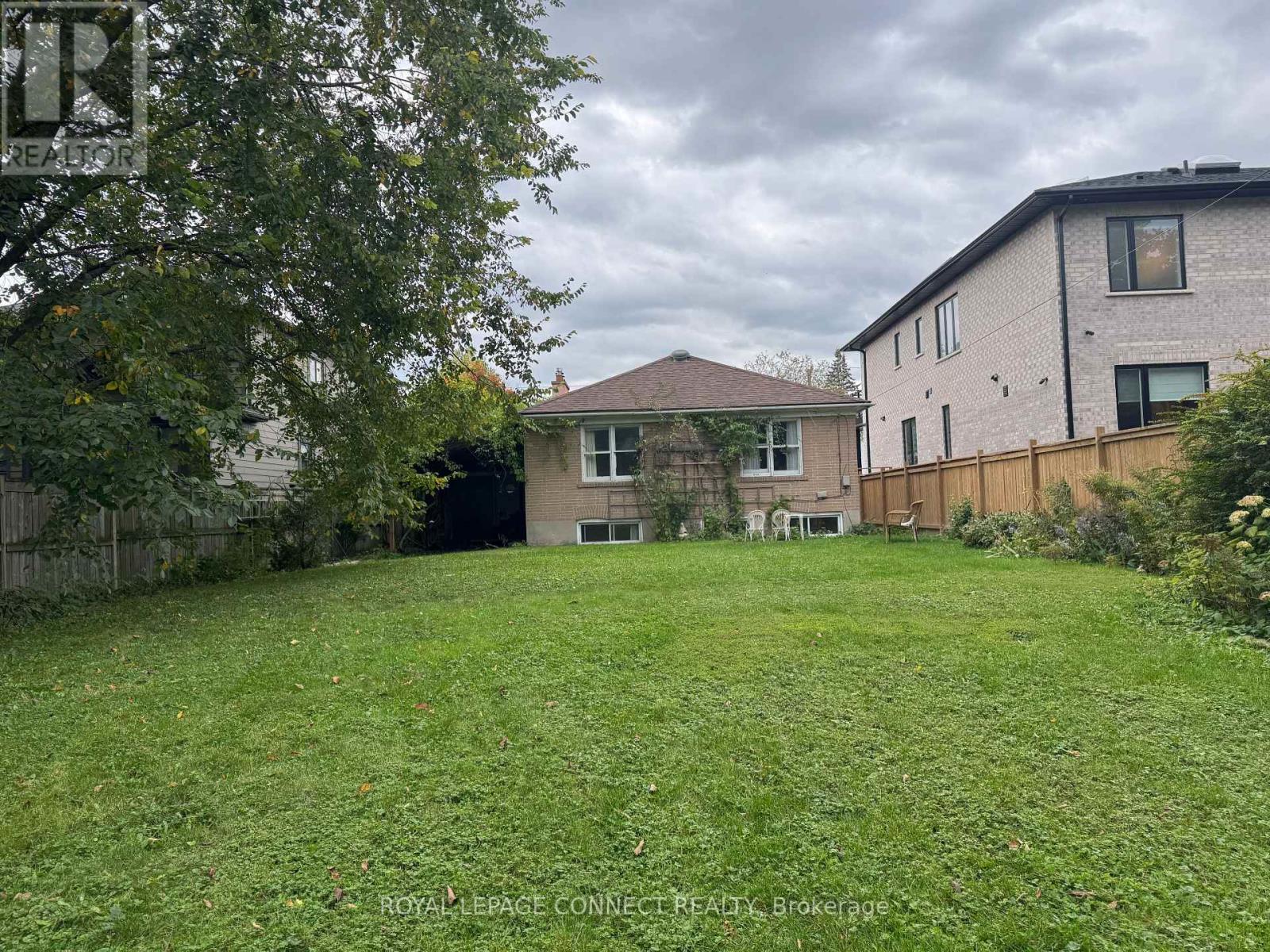 35 Muir Drive, Toronto, Ontario  M1M 3B5 - Photo 3 - E12467225