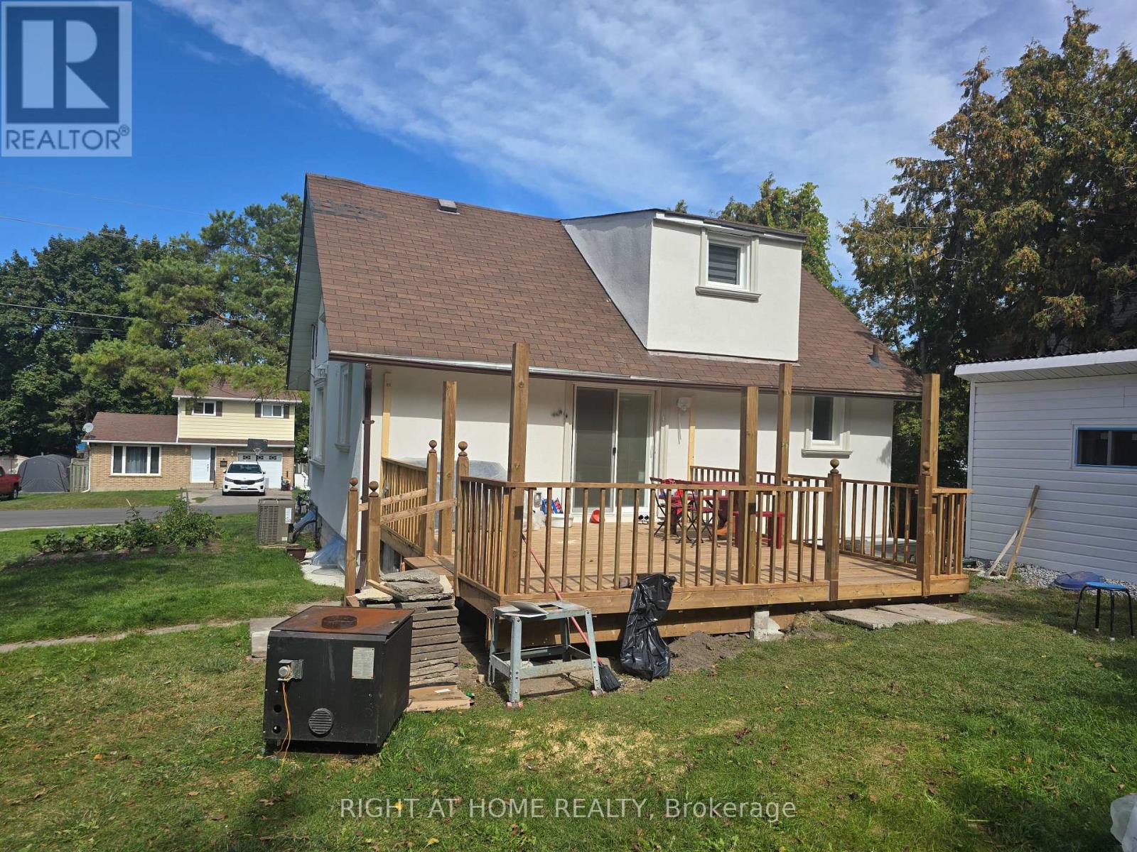 209 Pine Beach Drive, Georgina, Ontario  L4P 2V6 - Photo 2 - N12467226