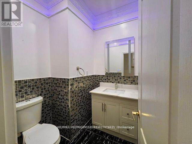34 Westbrook Avenue, Brampton, Ontario  L6P 2H1 - Photo 5 - W12467223