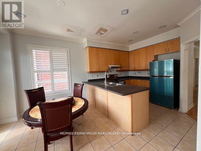 34 Westbrook Avenue, Brampton, Ontario  L6P 2H1 - Photo 7 - W12467223