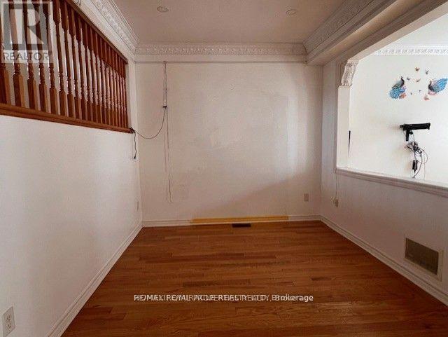 34 Westbrook Avenue, Brampton, Ontario  L6P 2H1 - Photo 9 - W12467223