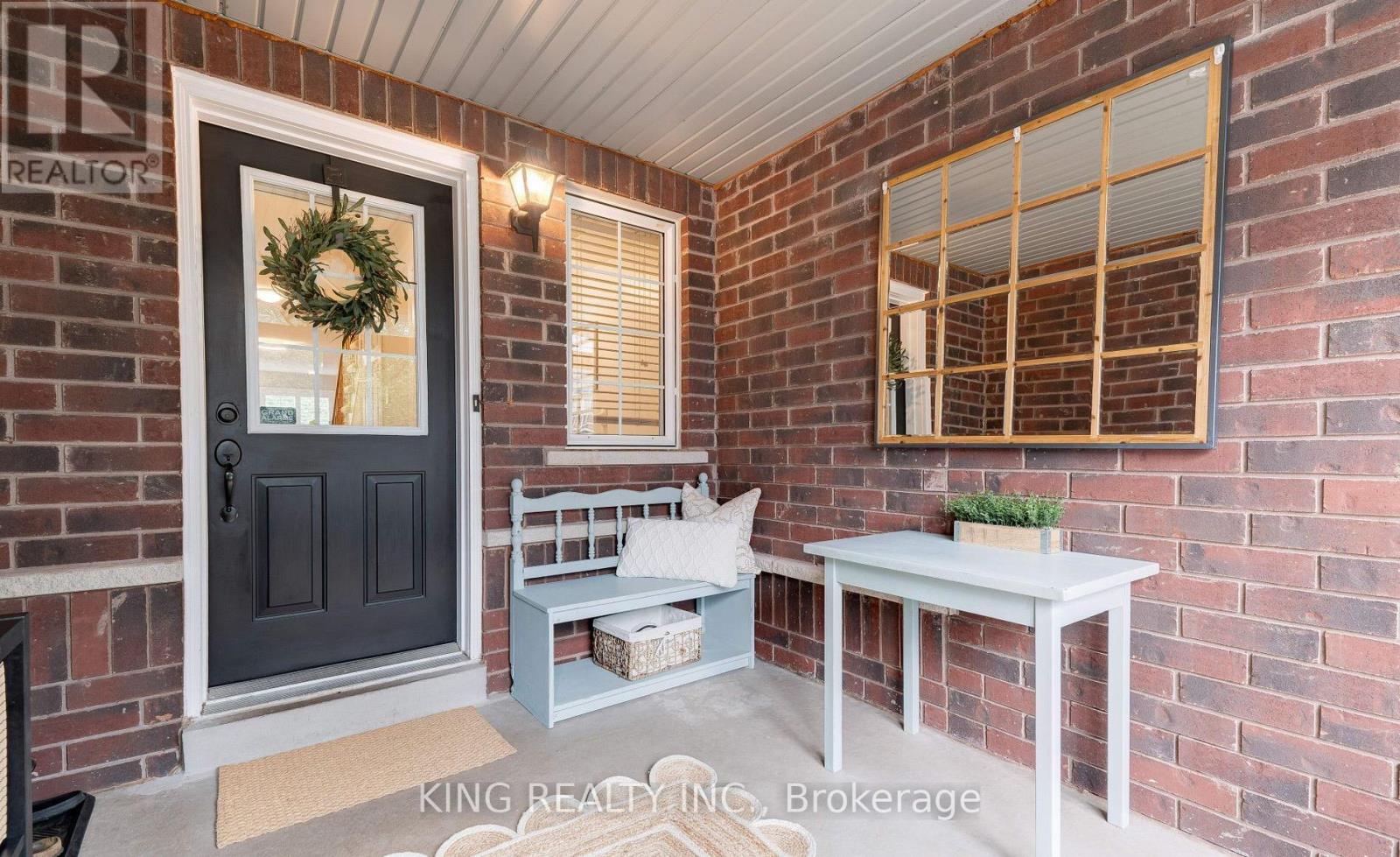 5647 Stella Lane, Burlington, Ontario  L7L 6X4 - Photo 4 - W12467229