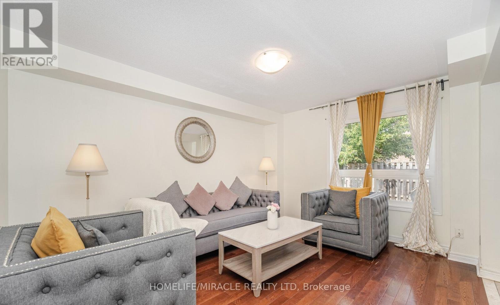 31 Hollingsworth Circle, Brampton, Ontario  L7A 0J7 - Photo 18 - W12467231