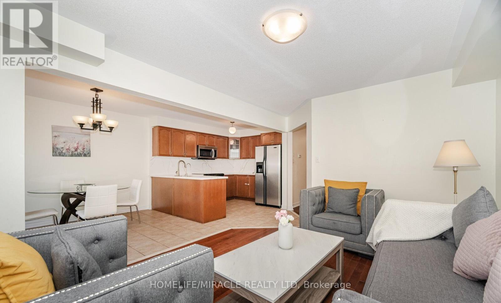 31 Hollingsworth Circle, Brampton, Ontario  L7A 0J7 - Photo 19 - W12467231