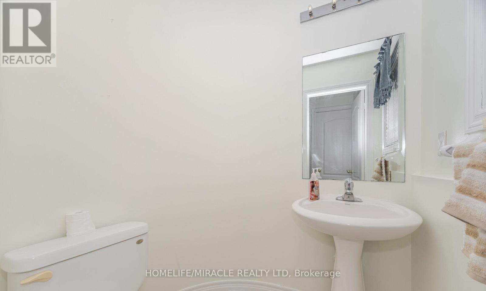 31 Hollingsworth Circle, Brampton, Ontario  L7A 0J7 - Photo 20 - W12467231