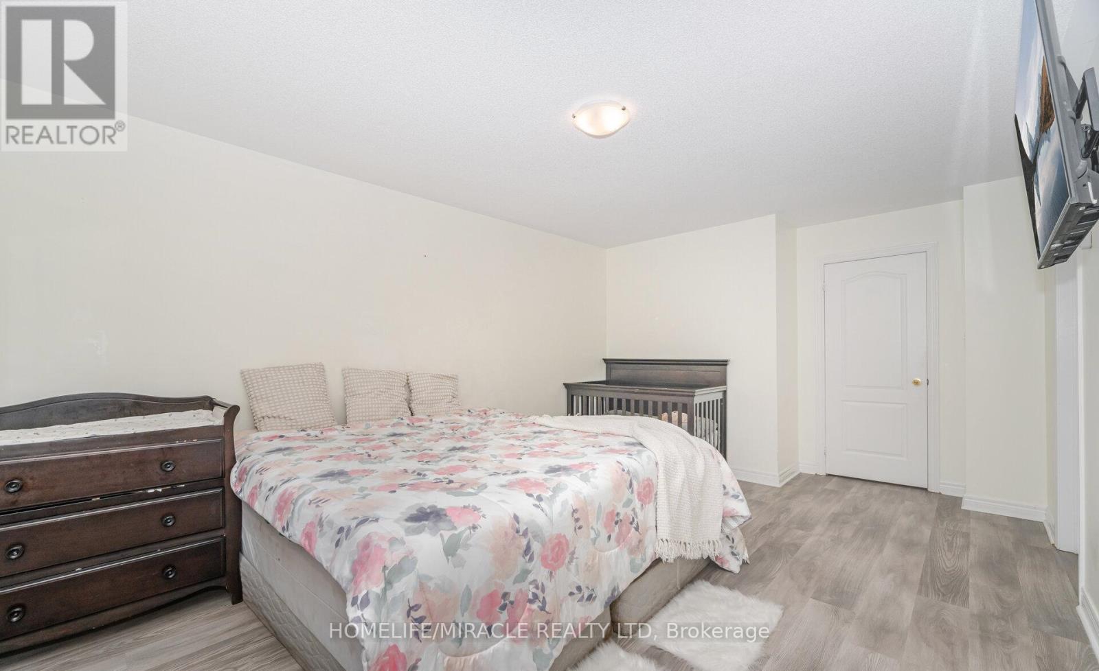 31 Hollingsworth Circle, Brampton, Ontario  L7A 0J7 - Photo 25 - W12467231