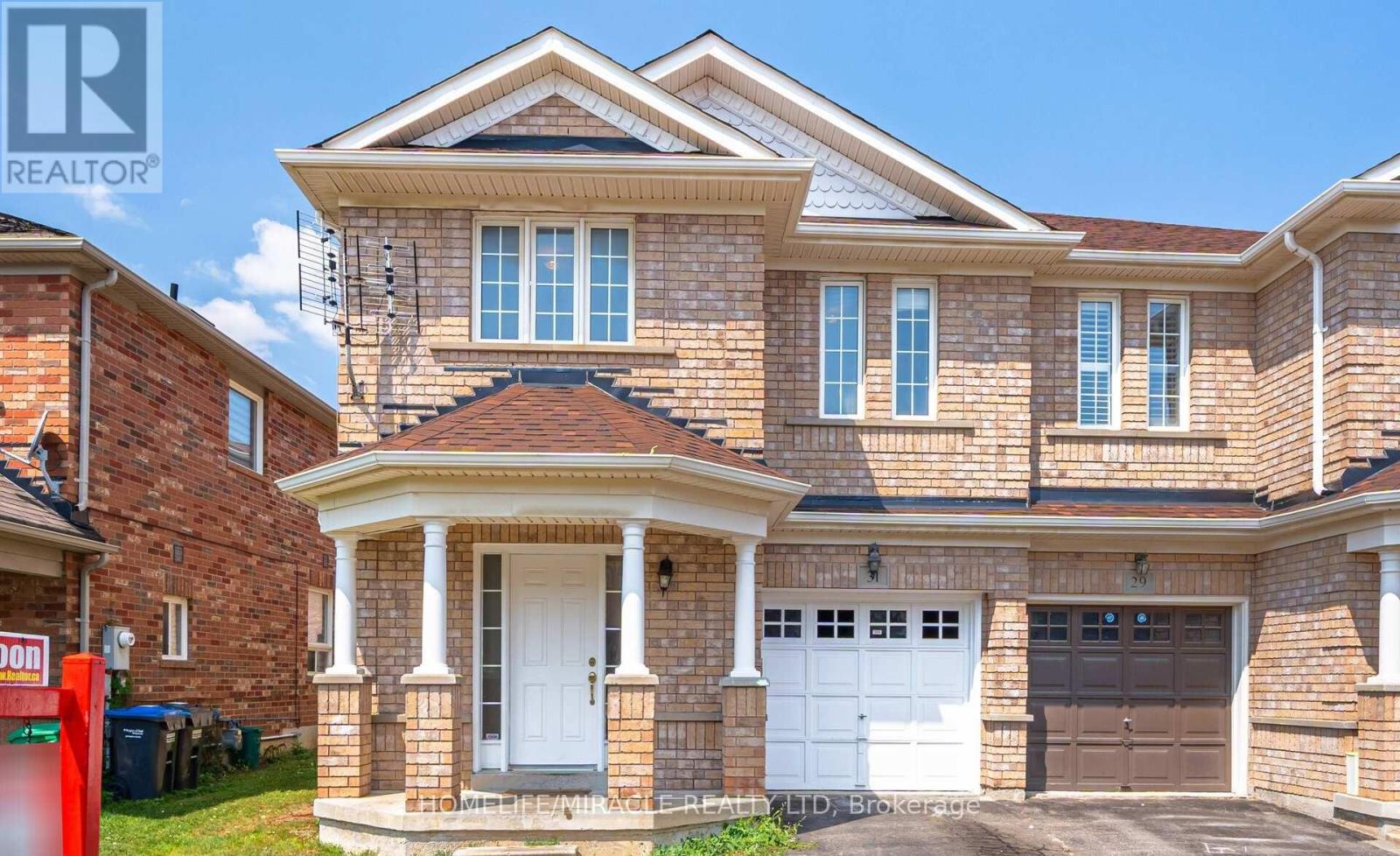 31 Hollingsworth Circle, Brampton, Ontario  L7A 0J7 - Photo 3 - W12467231