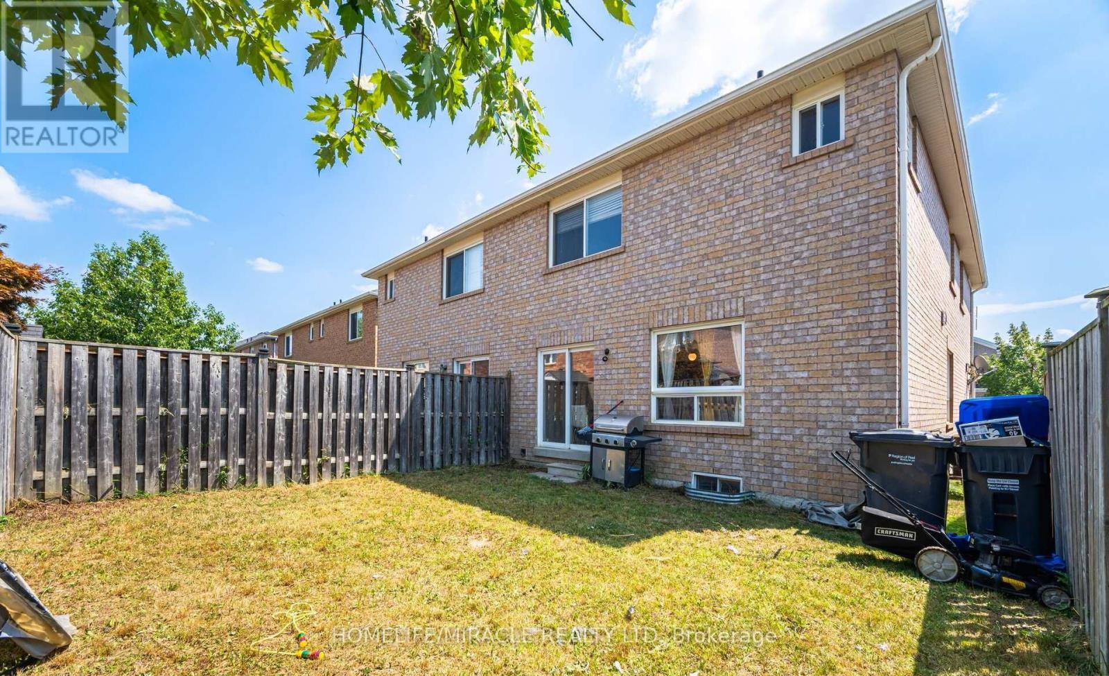 31 Hollingsworth Circle, Brampton, Ontario  L7A 0J7 - Photo 43 - W12467231