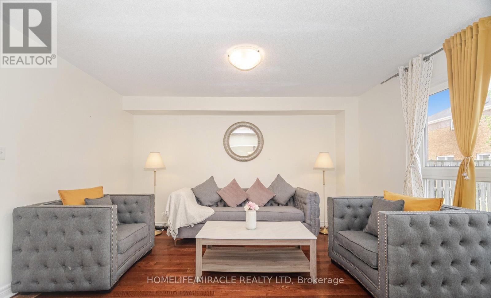 31 Hollingsworth Circle, Brampton, Ontario  L7A 0J7 - Photo 7 - W12467231