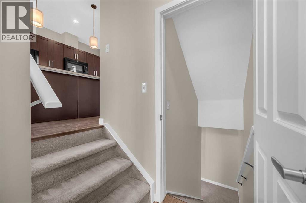 690 Copperpond Boulevard Se, Calgary, Alberta  T2Z 0L2 - Photo 4 - A2264136