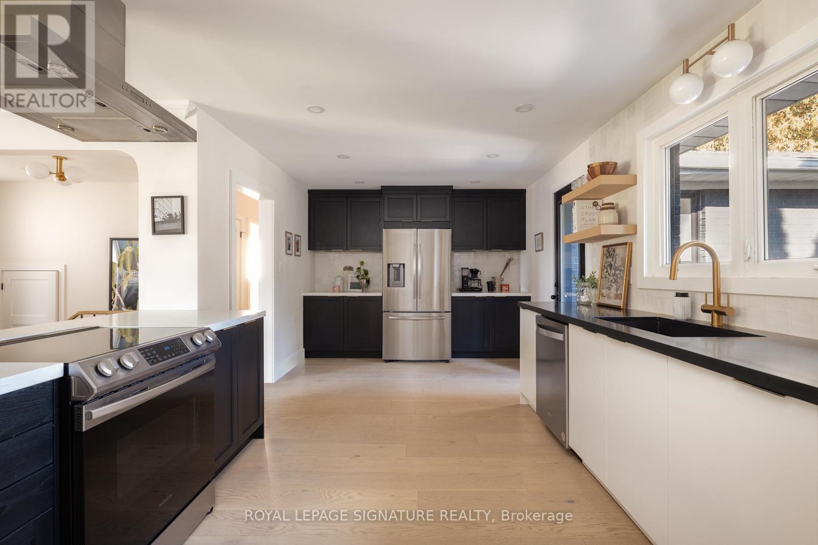 3495 Riverspray Crescent, Mississauga, Ontario  L4Y 3M6 - Photo 3 - W12466382