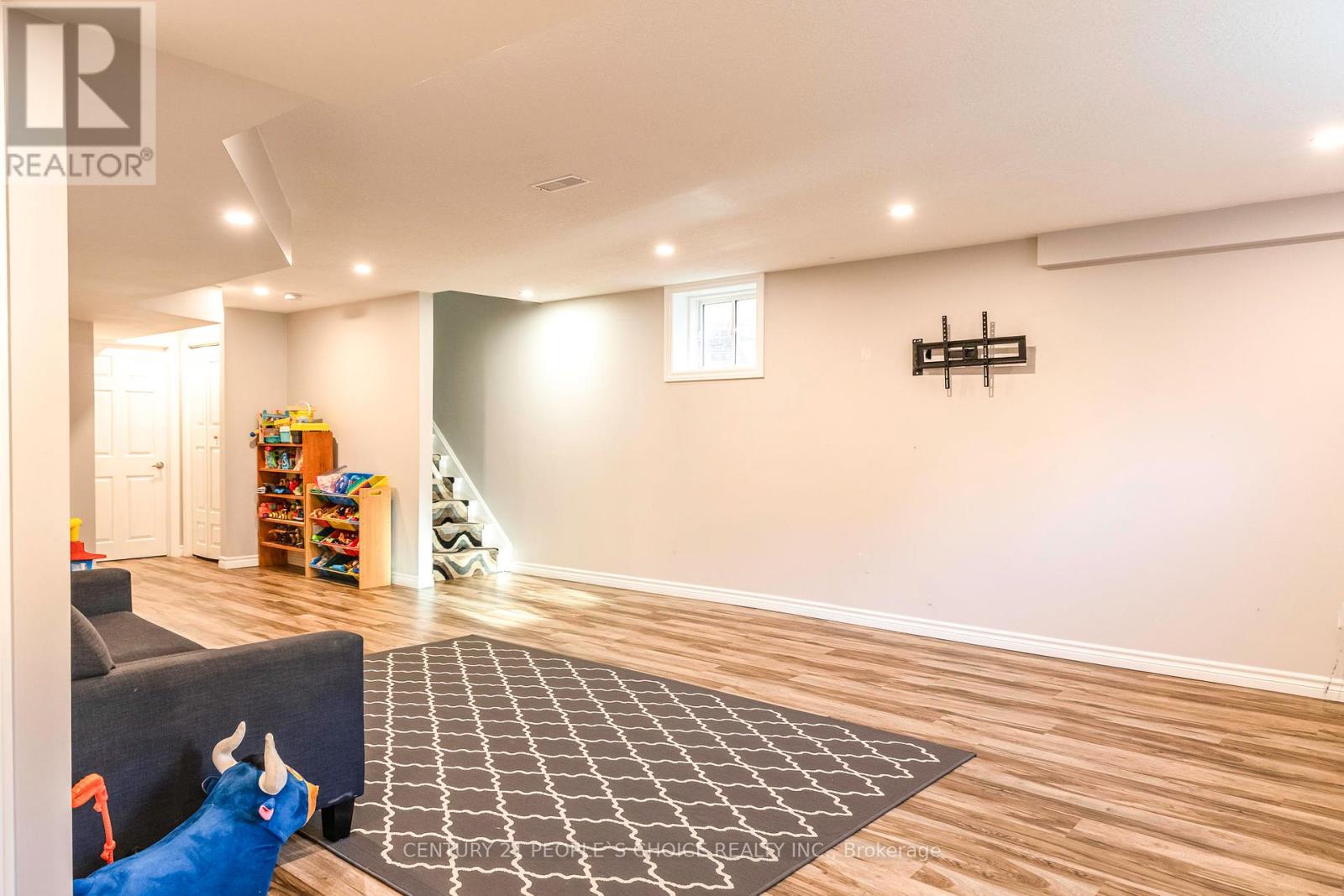 335 Falling Green Crescent, Kitchener, Ontario  N2R 0G4 - Photo 32 - X12467200