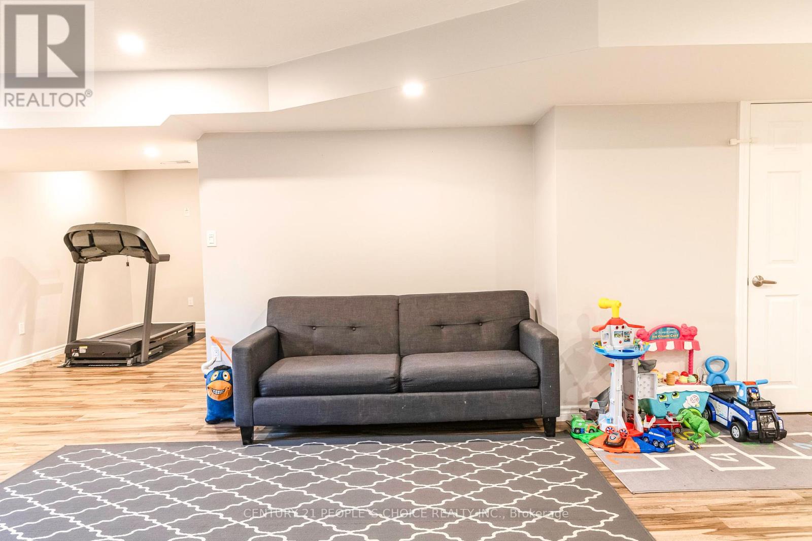335 Falling Green Crescent, Kitchener, Ontario  N2R 0G4 - Photo 35 - X12467200