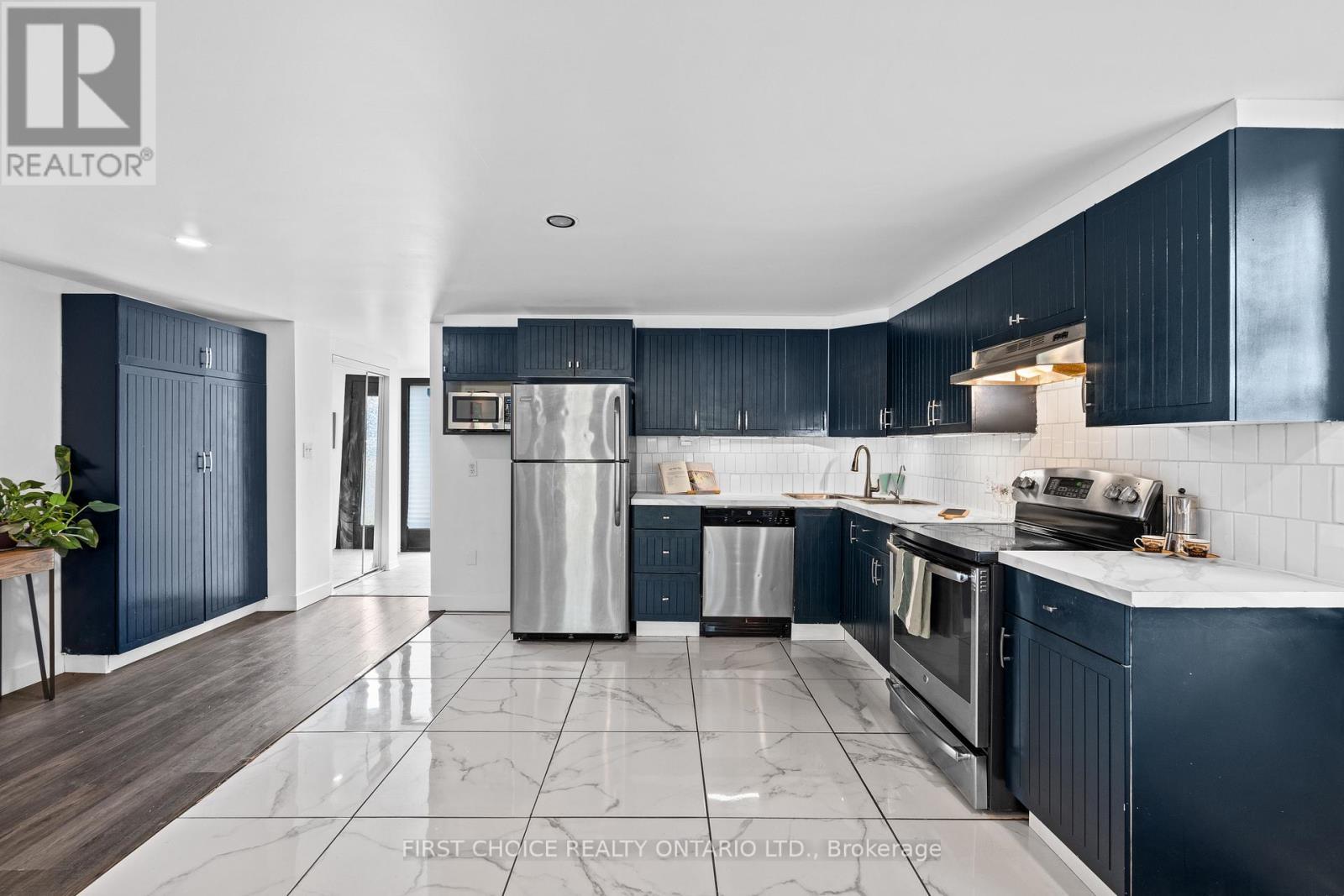 10 Campbell Reid Court, Ottawa, Ontario  K2K 1X7 - Photo 8 - X12465285
