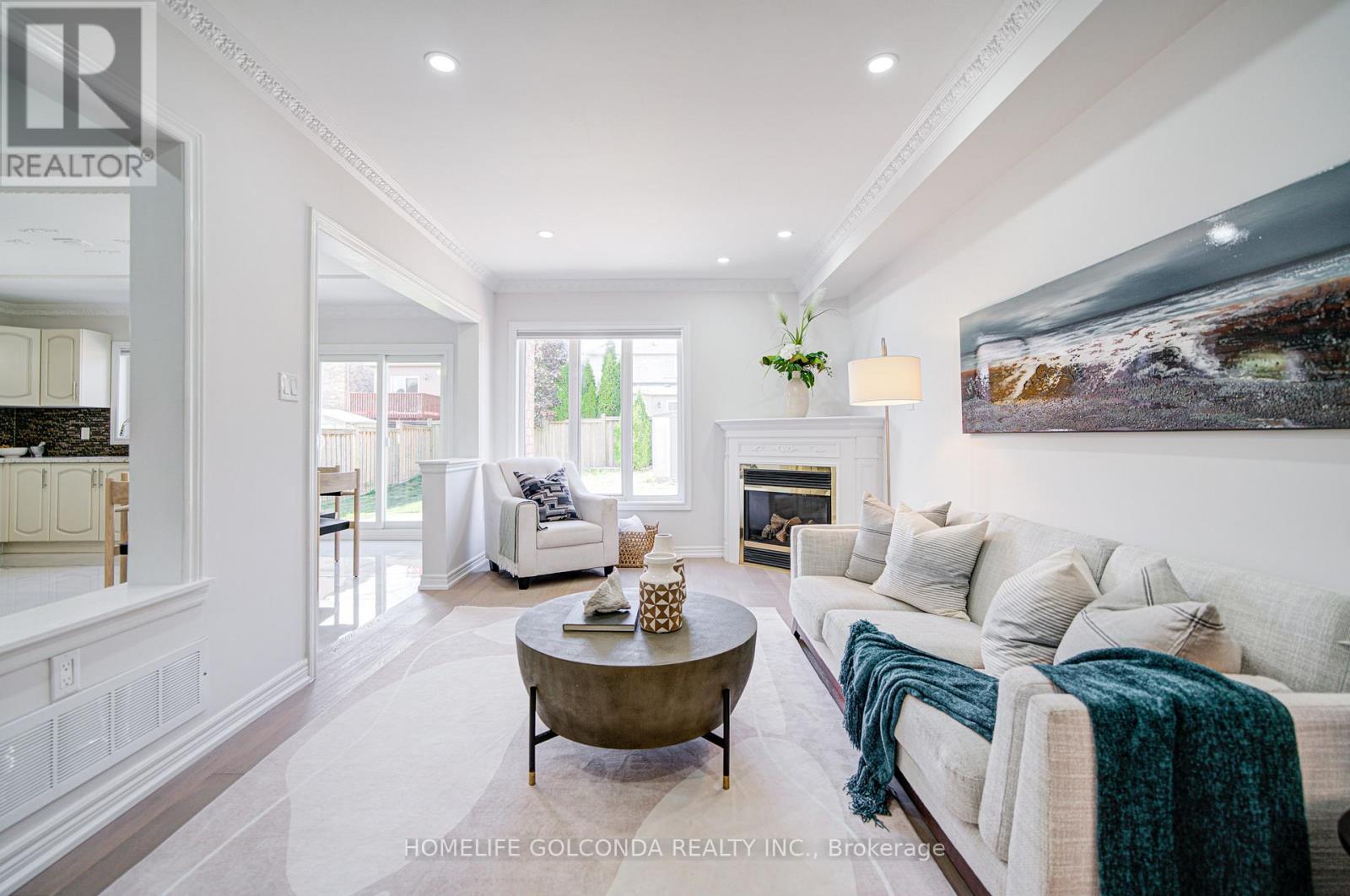 1362 Clarence Street, Vaughan, Ontario  L4H 1T1 - Photo 2 - N12467234