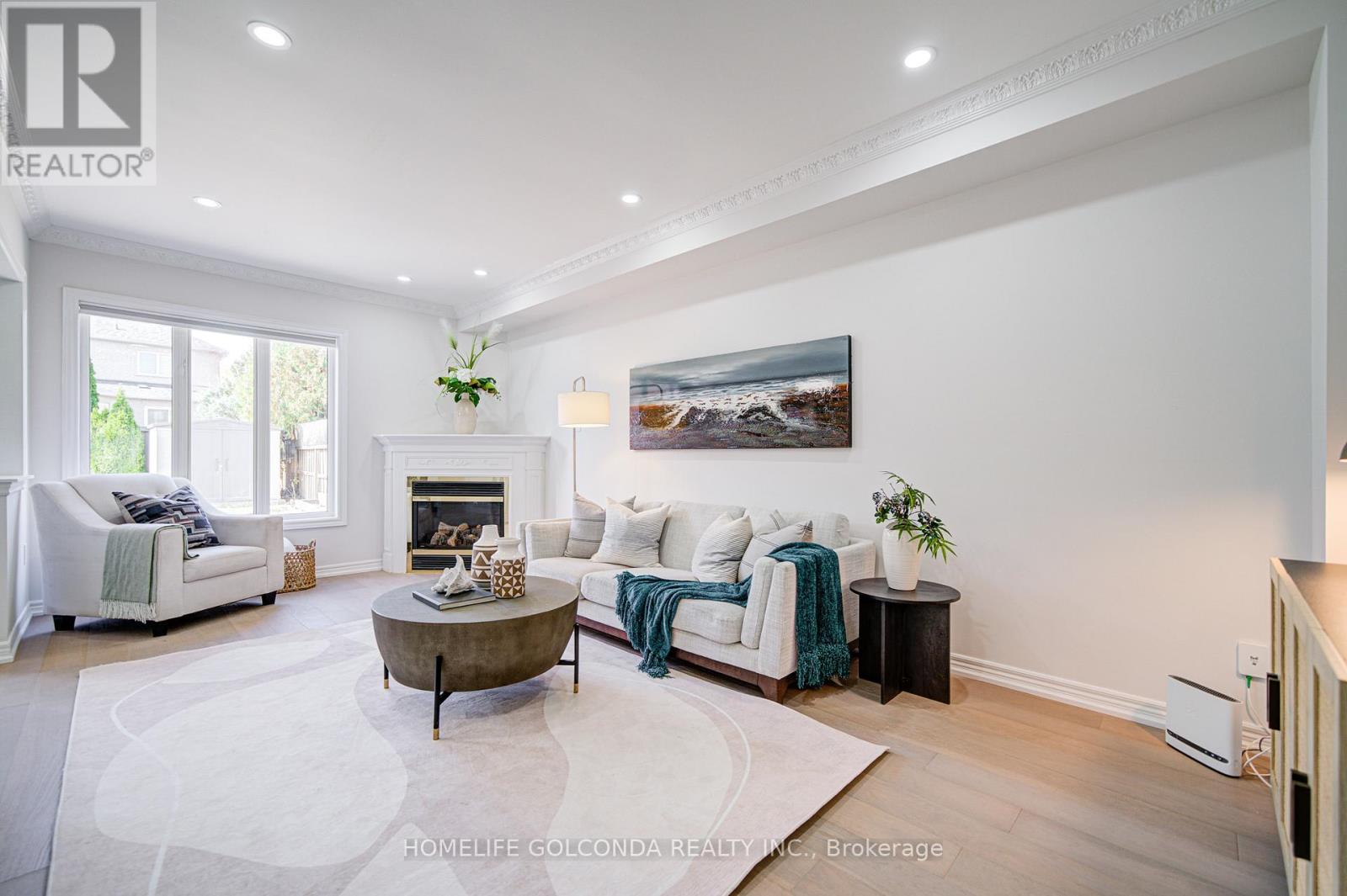 1362 Clarence Street, Vaughan, Ontario  L4H 1T1 - Photo 3 - N12467234