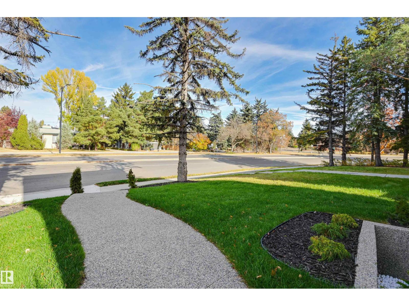 13809 Buena Vista Rd Nw, Edmonton, Alberta  T5R 5R9 - Photo 6 - E4462424