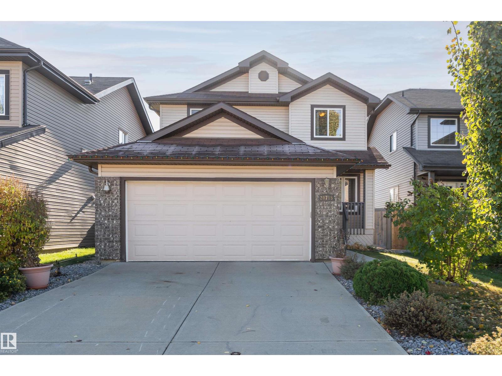20715 94 AV NW, edmonton, Alberta