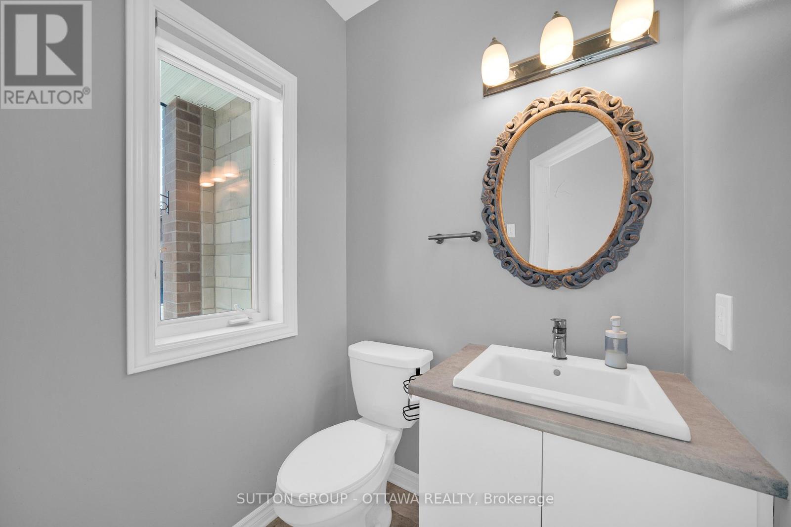 776 Carnelian Crescent, Ottawa, Ontario  K1X 0A8 - Photo 18 - X12467275