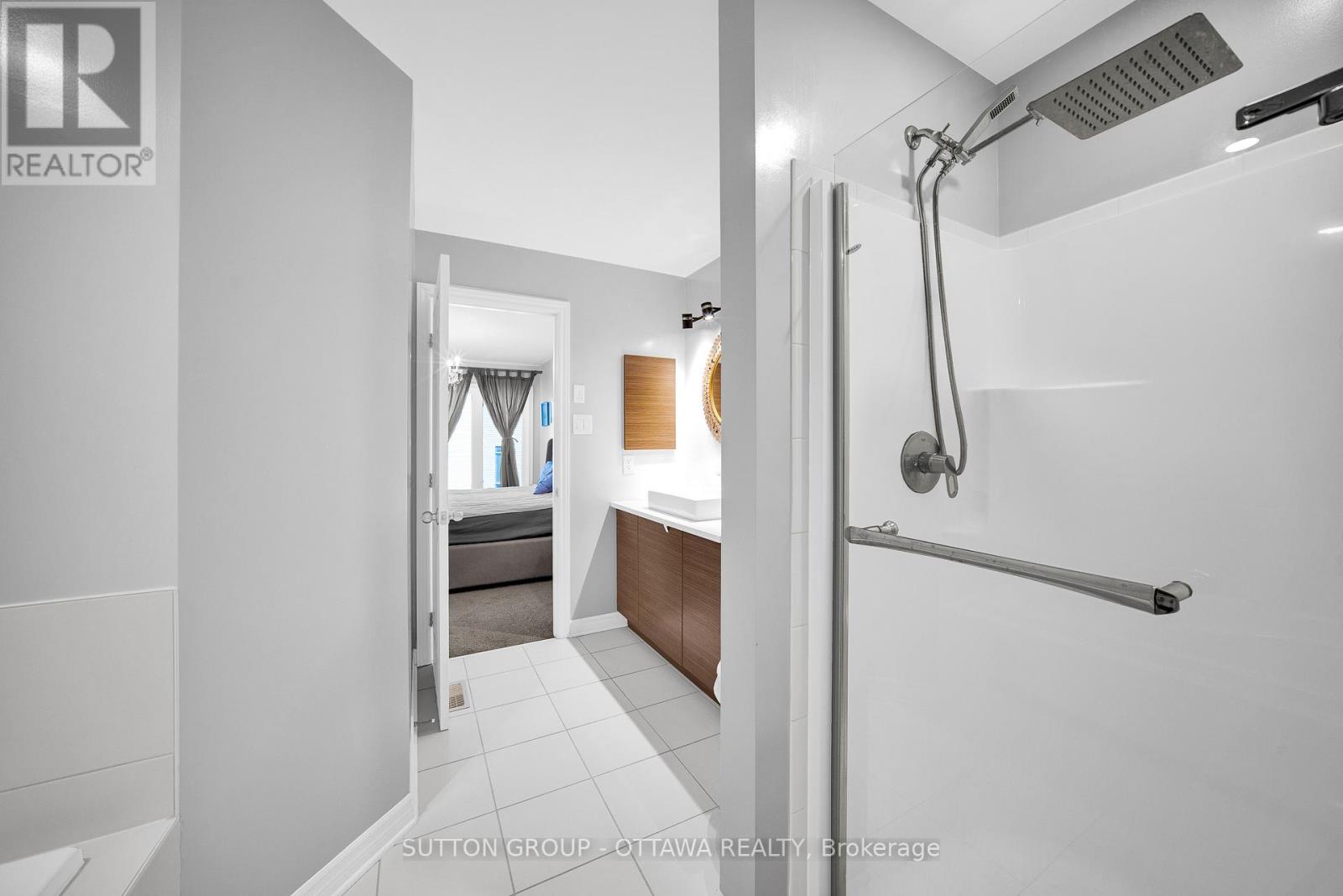 776 Carnelian Crescent, Ottawa, Ontario  K1X 0A8 - Photo 26 - X12467275