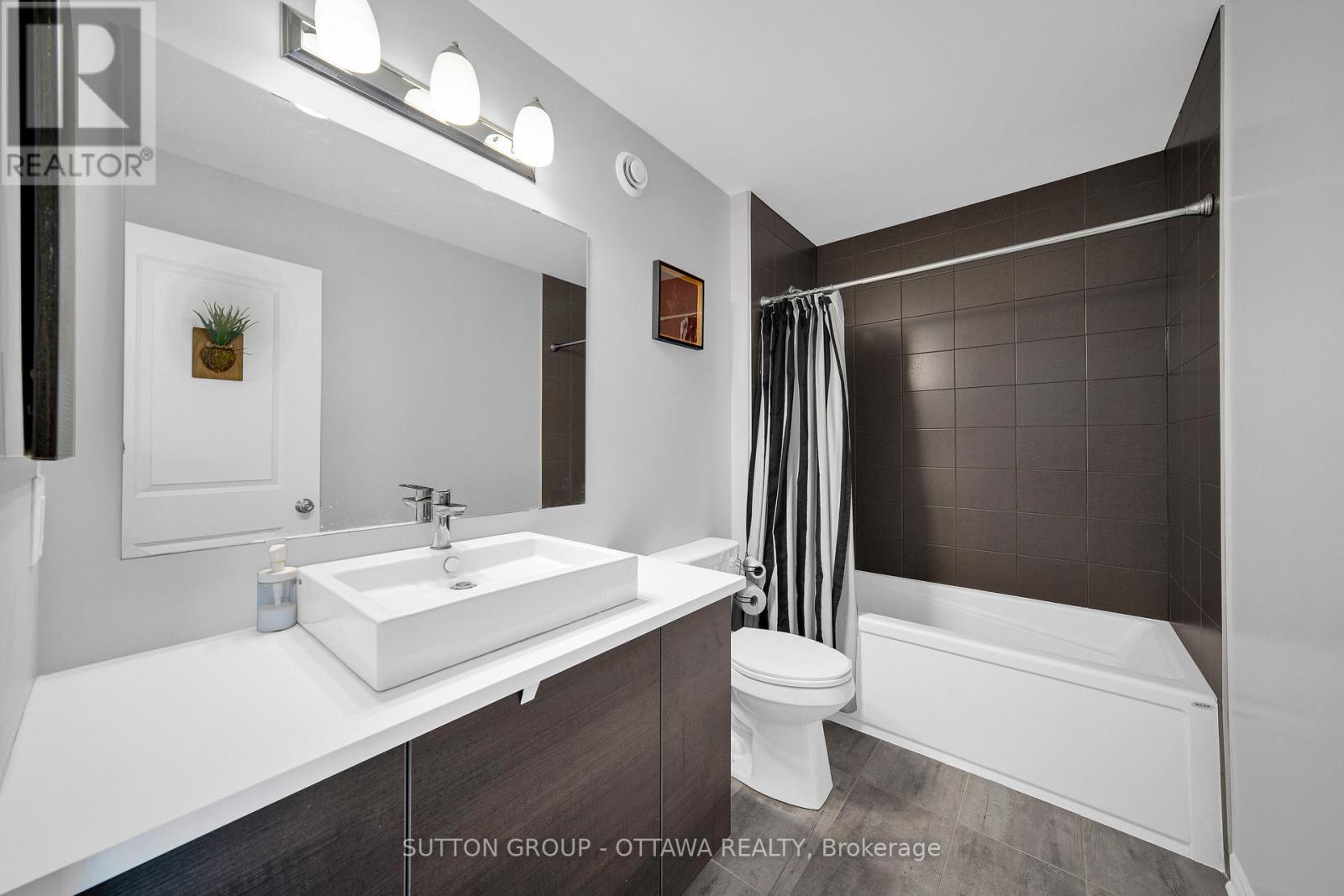 776 Carnelian Crescent, Ottawa, Ontario  K1X 0A8 - Photo 32 - X12467275