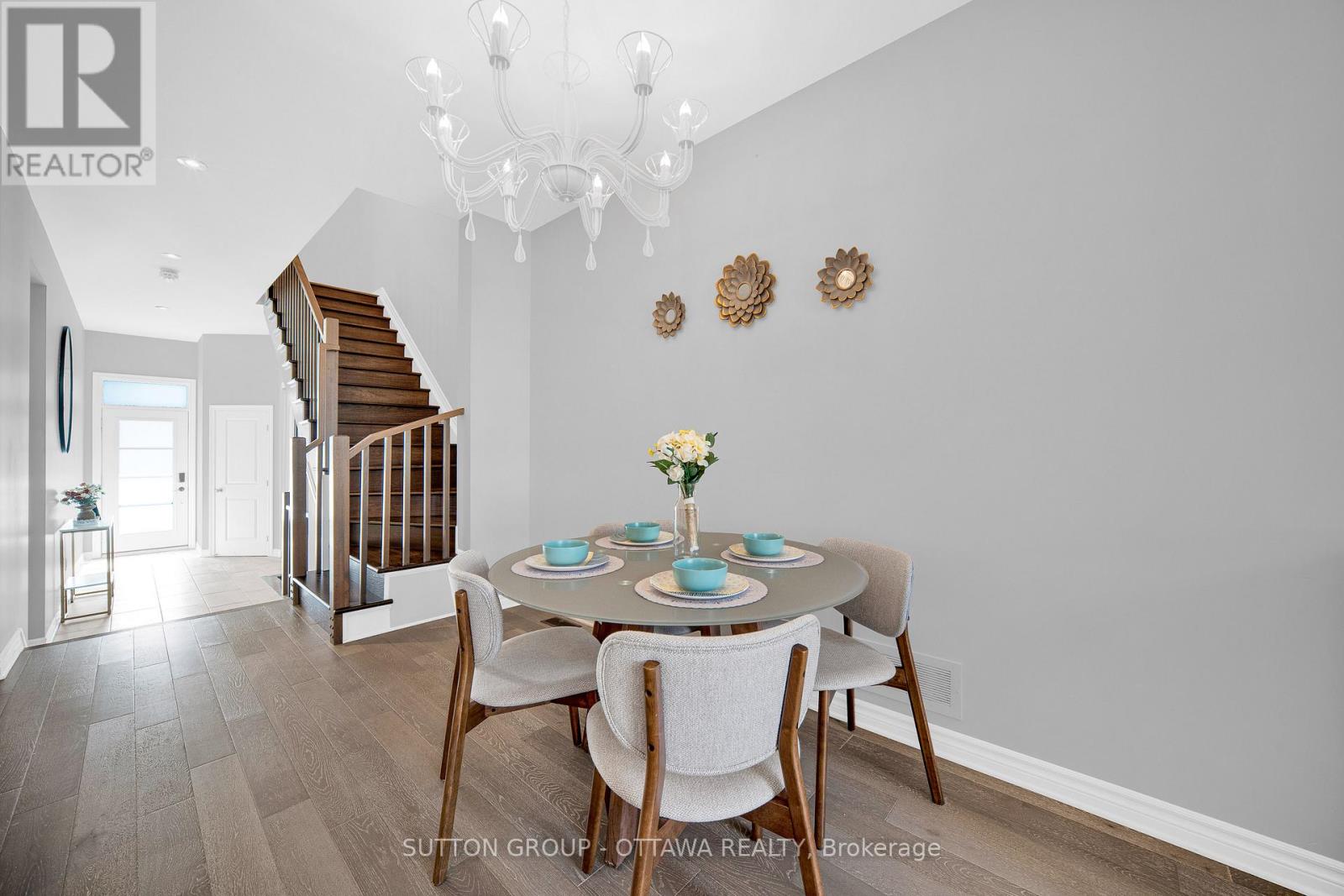 776 Carnelian Crescent, Ottawa, Ontario  K1X 0A8 - Photo 4 - X12467275