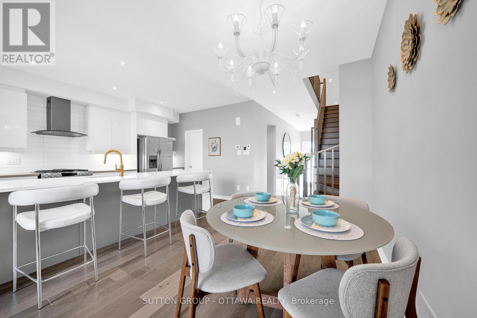 776 Carnelian Crescent, Ottawa, Ontario  K1X 0A8 - Photo 6 - X12467275