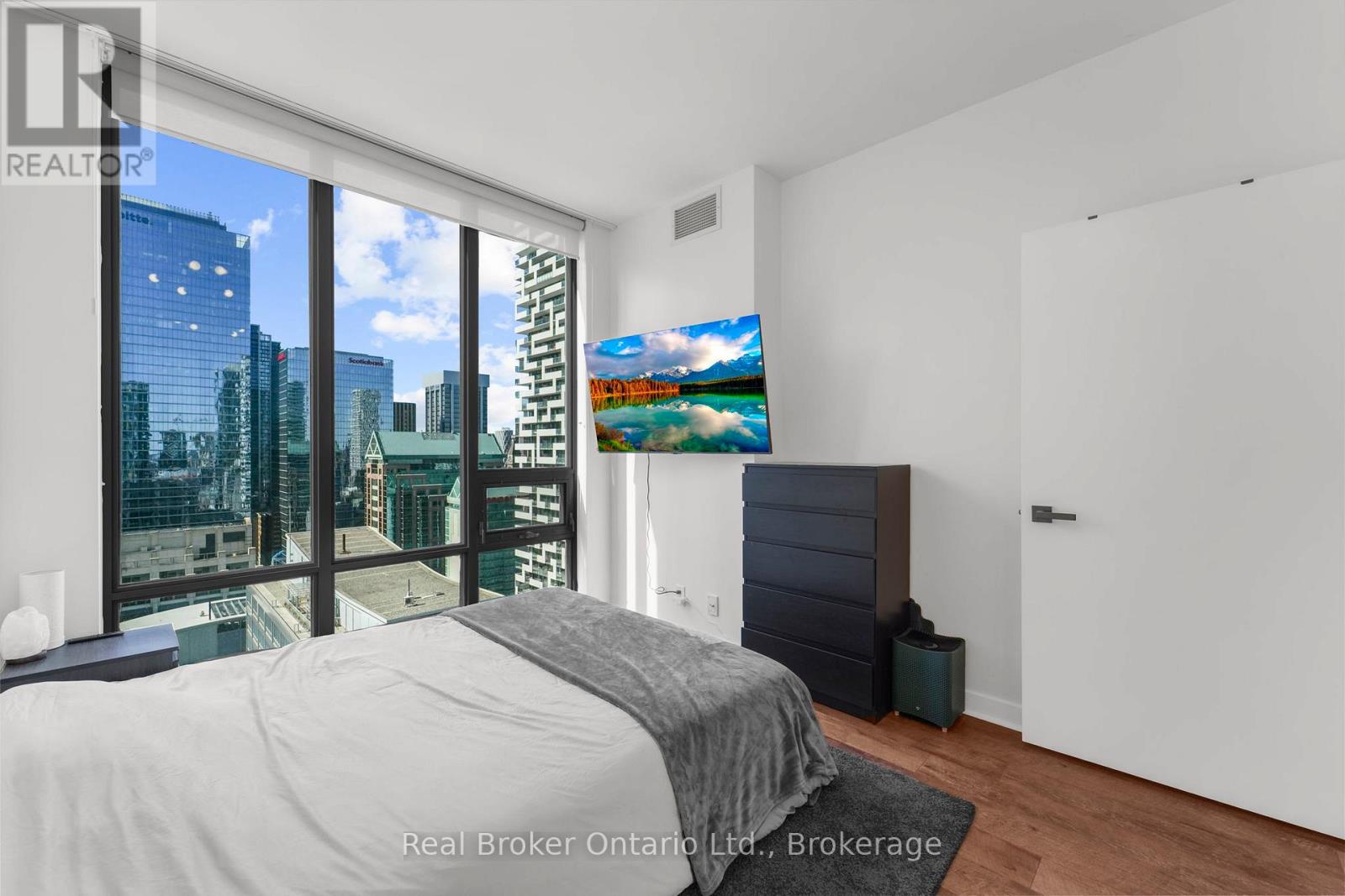 2902 - 33 Lombard Street, Toronto, Ontario  M5C 3H8 - Photo 15 - C12467259