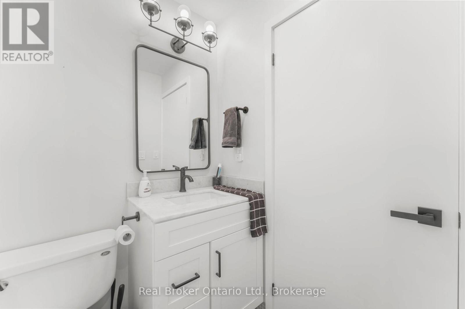 2902 - 33 Lombard Street, Toronto, Ontario  M5C 3H8 - Photo 16 - C12467259