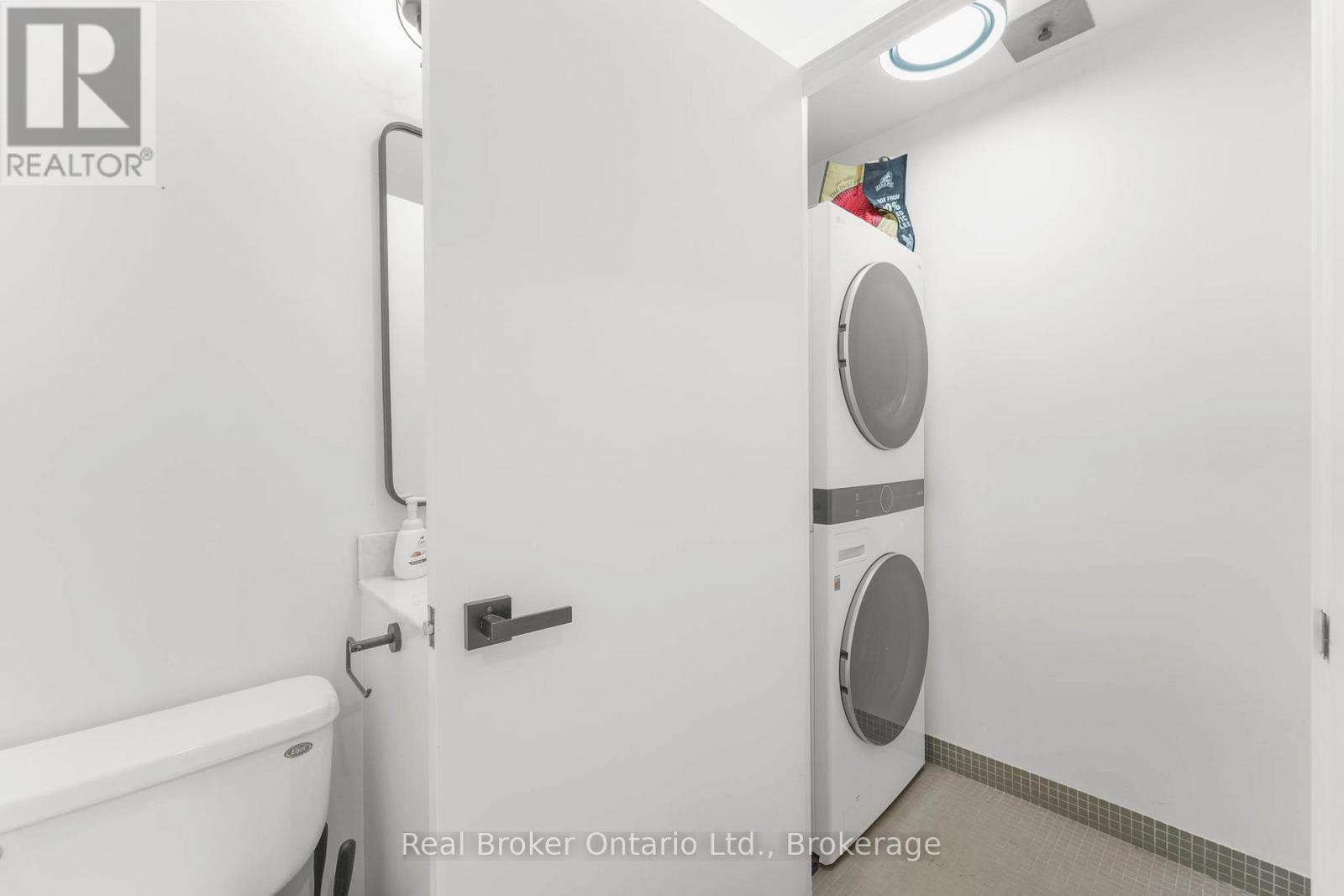 2902 - 33 Lombard Street, Toronto, Ontario  M5C 3H8 - Photo 17 - C12467259