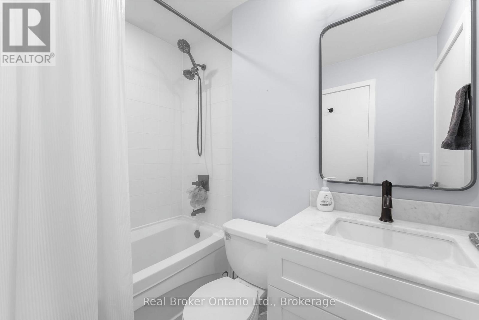 2902 - 33 Lombard Street, Toronto, Ontario  M5C 3H8 - Photo 18 - C12467259