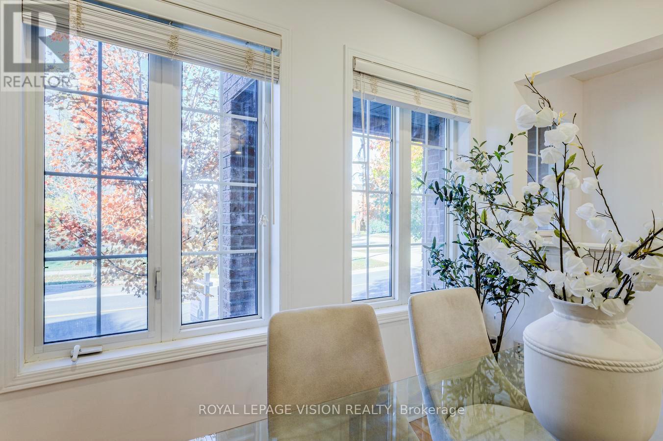 447 White's Hill Avenue, Markham, Ontario  L6B 0J7 - Photo 10 - N12465954
