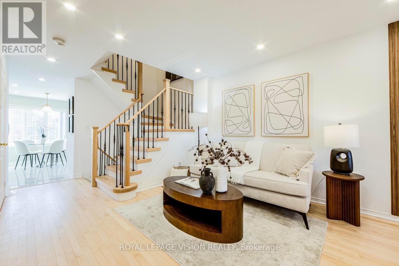 447 White's Hill Avenue, Markham, Ontario  L6B 0J7 - Photo 11 - N12465954
