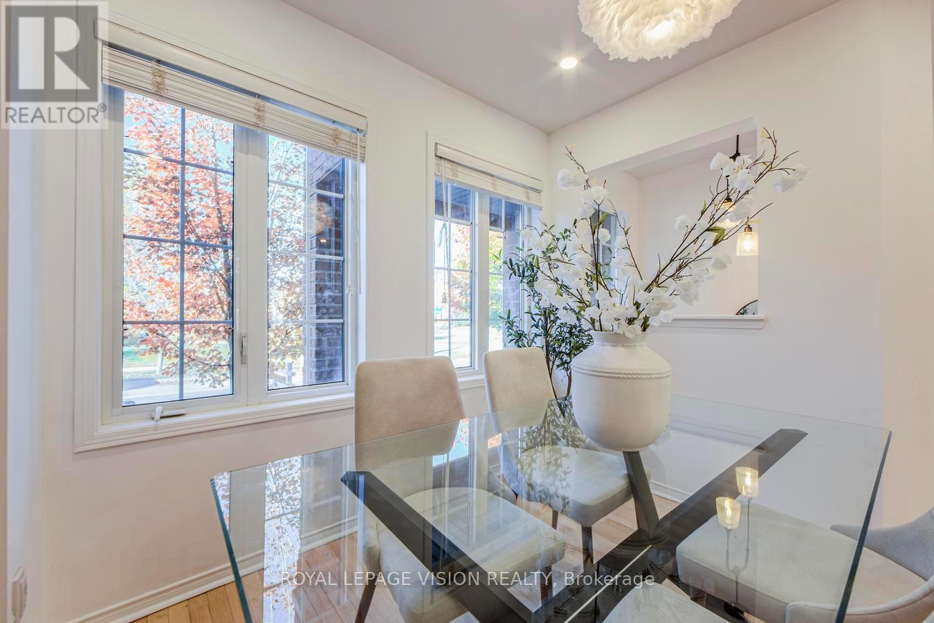 447 White's Hill Avenue, Markham, Ontario  L6B 0J7 - Photo 8 - N12465954