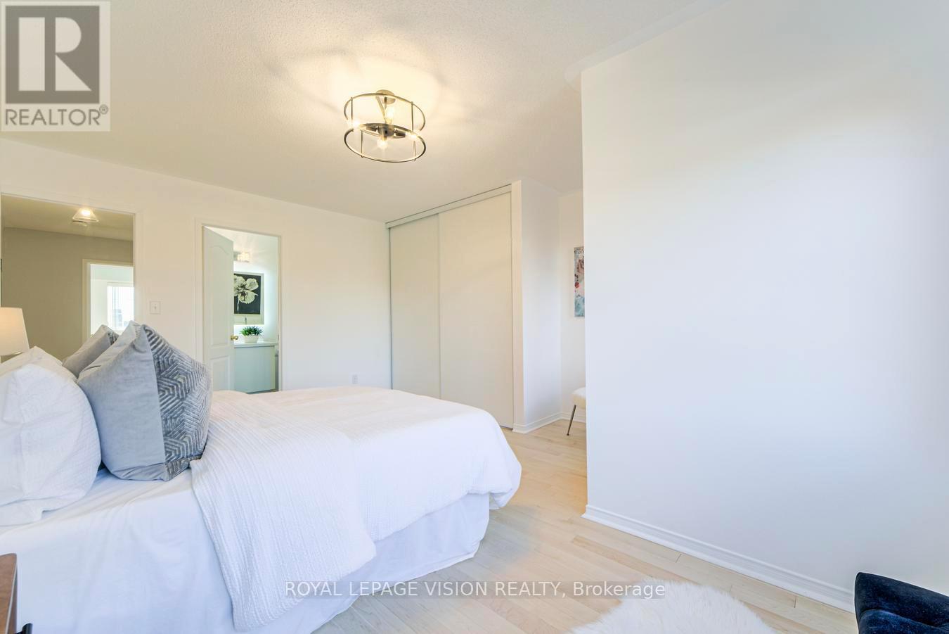 447 White's Hill Avenue, Markham, Ontario  L6B 0J7 - Photo 34 - N12465954