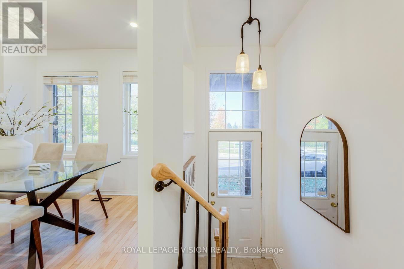 447 White's Hill Avenue, Markham, Ontario  L6B 0J7 - Photo 6 - N12465954