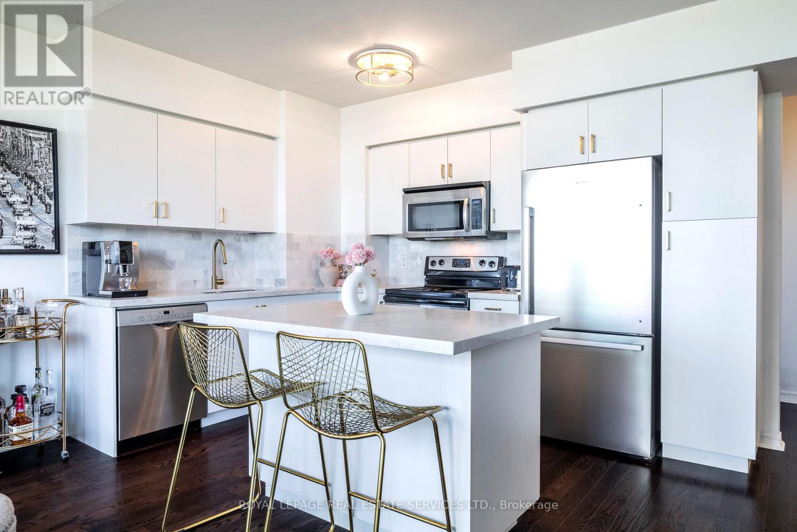 1105 - 15 Legion Road, Toronto, Ontario  M8V 0A9 - Photo 5 - W12467239
