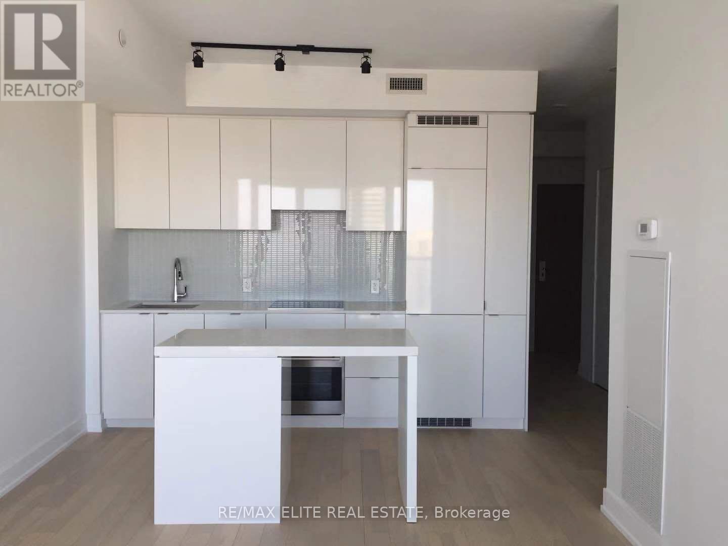 3209 - 7 Grenville Street, Toronto, Ontario  M4Y 1A1 - Photo 2 - C12467267