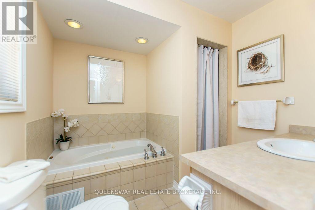 83 Floyd Avenue, Toronto, Ontario  M4K 2B3 - Photo 16 - E12467258