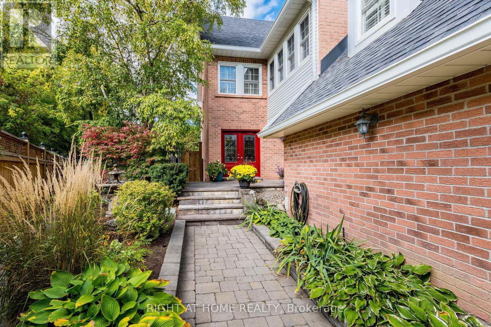 51 Redwood Lane, Markham, Ontario  L3R 3Z1 - Photo 5 - N12467262