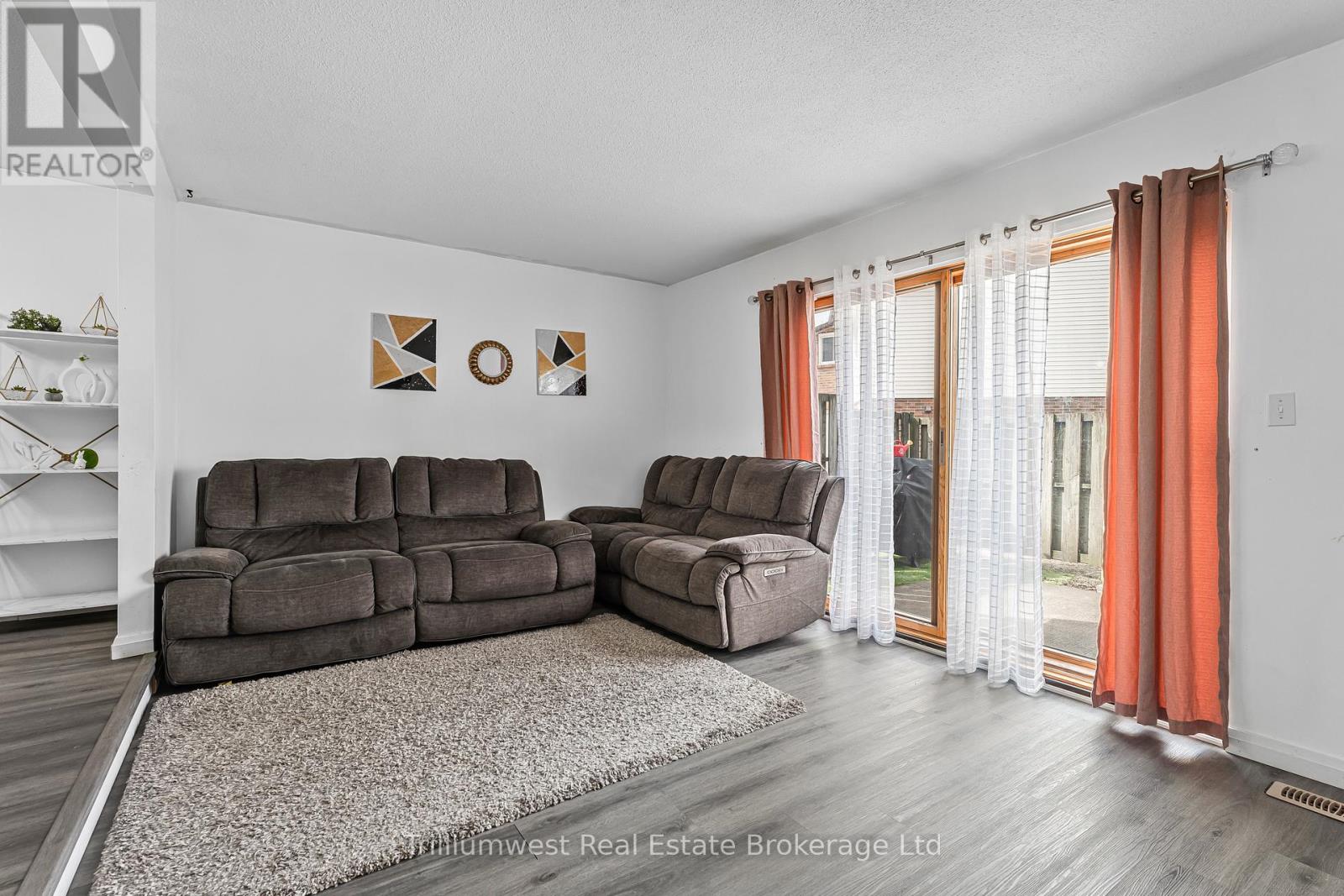 8 - 5982 Dunn Street, Niagara Falls, Ontario  L2G 7J9 - Photo 9 - X12467282