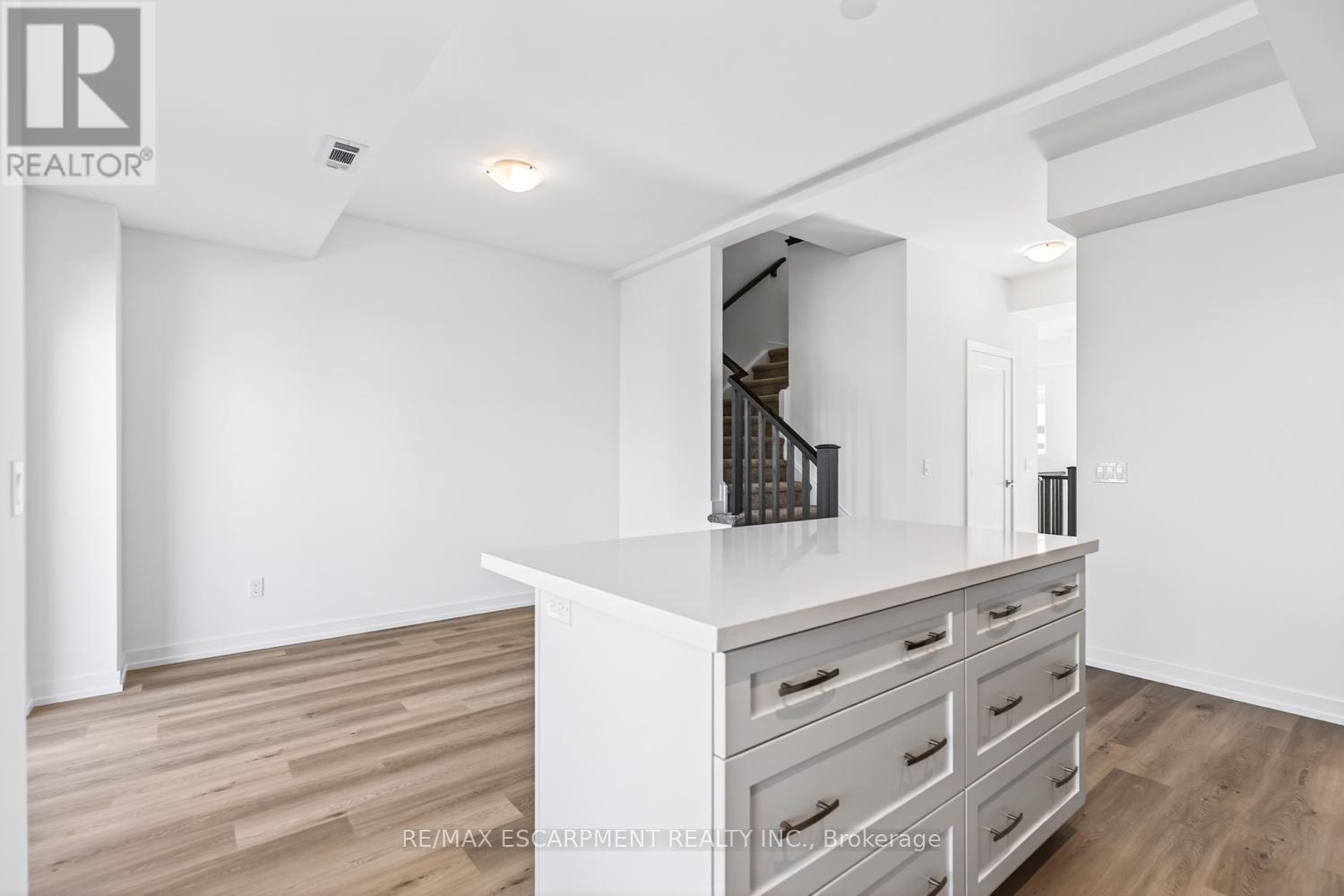 33 - 70 Kenesky Drive, Hamilton, Ontario  L0R 2H7 - Photo 12 - X12467257