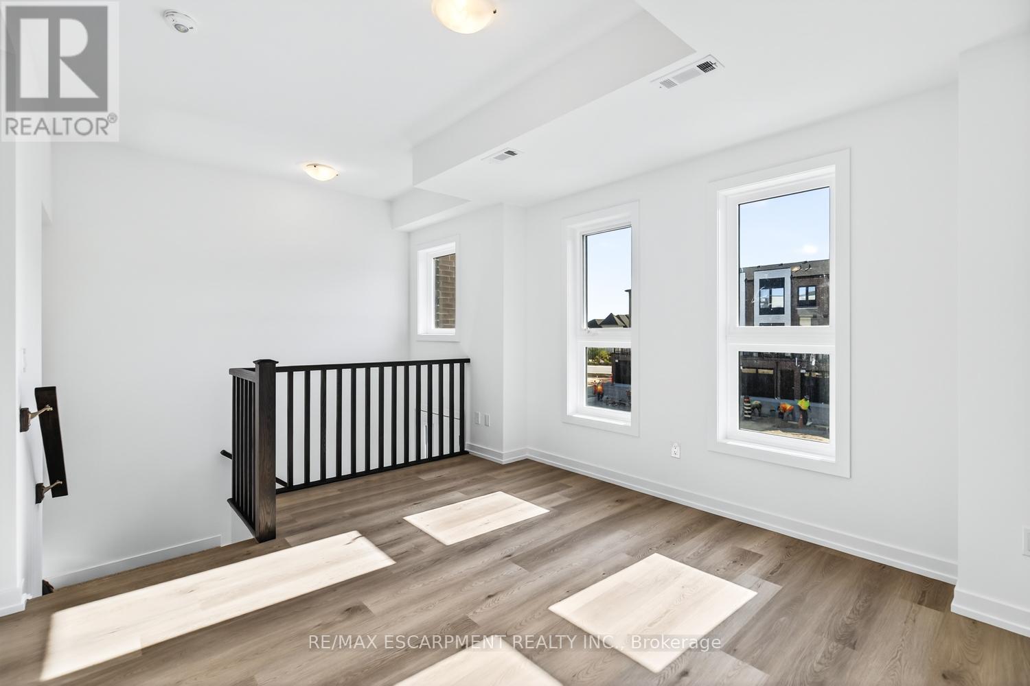 33 - 70 Kenesky Drive, Hamilton, Ontario  L0R 2H7 - Photo 6 - X12467257