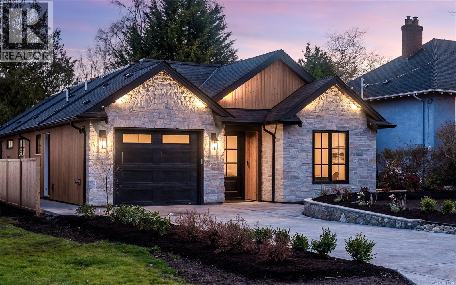 2189 Beaverbrooke St, Oak Bay, British Columbia