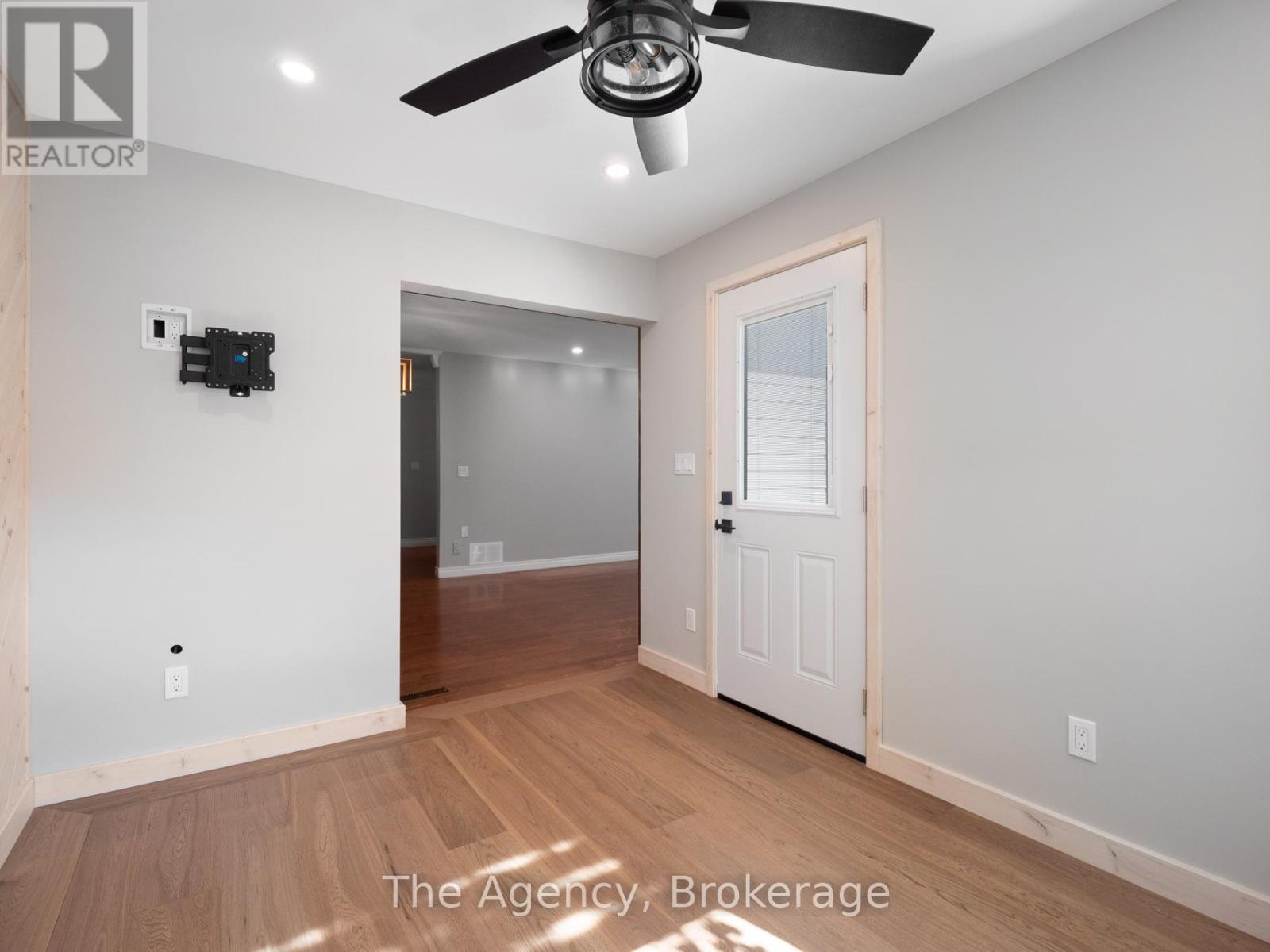 105 Calla Terrace, Welland, Ontario  L3C 7C2 - Photo 13 - X12467286